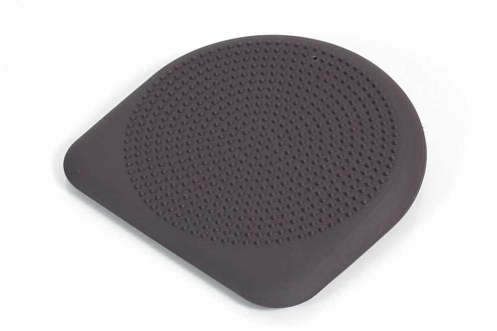 Dynair-Premium-KeilBallkissen_aubergine-noppen_tiny_webuYqCSsf7IkA09