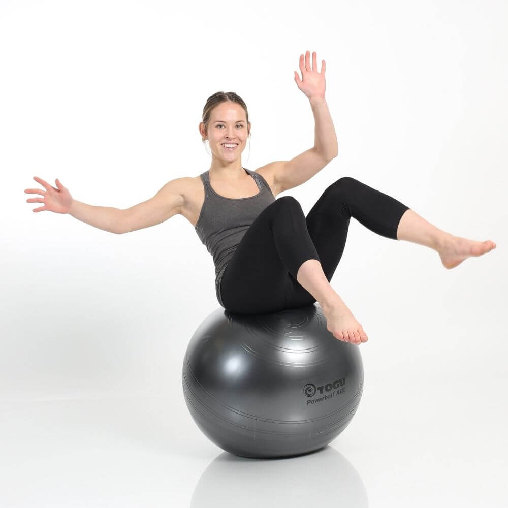 Powerball-abs_anthrazit_Frau_Balance_tiny_webLfm93KN4KCapo