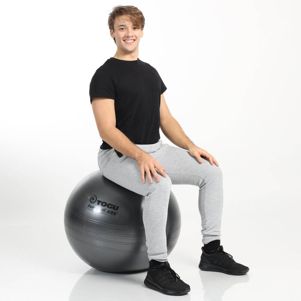 Powerball-abs_anthrazit_Mann_Sitzen_tiny_webSQPUFtfLoVStf