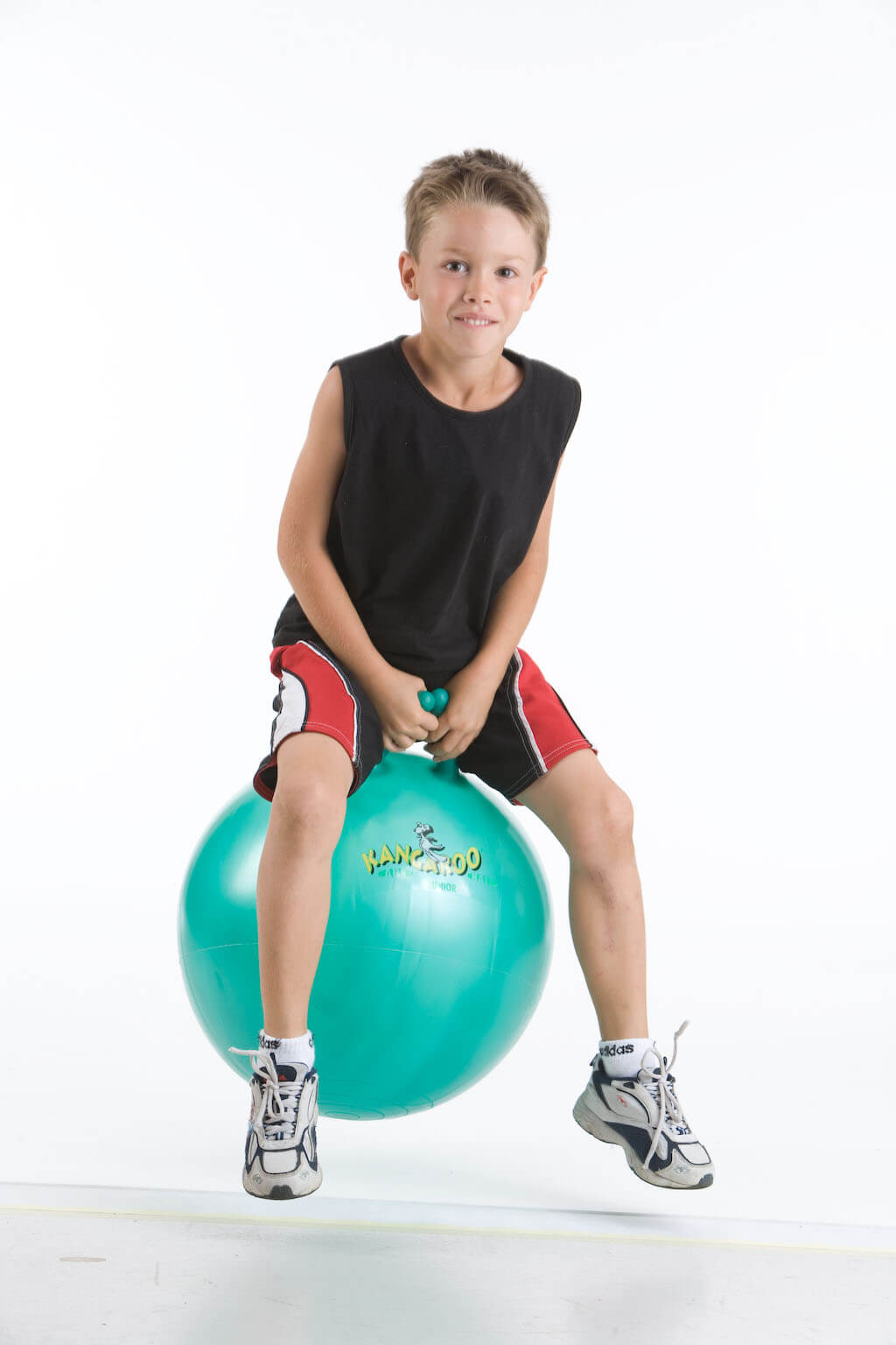 kangaroo-ball-abs_junge_huepfend-1-_tiny_web
