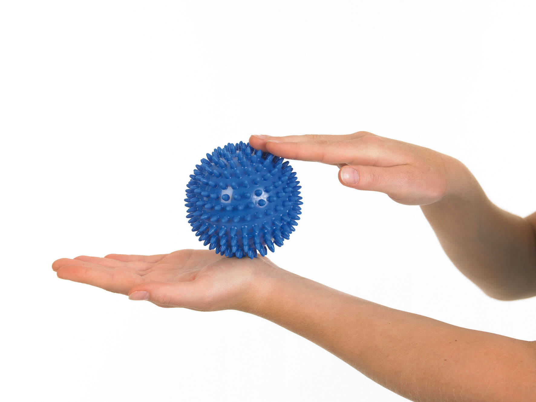 noppenball_haende_anw_tiny_web