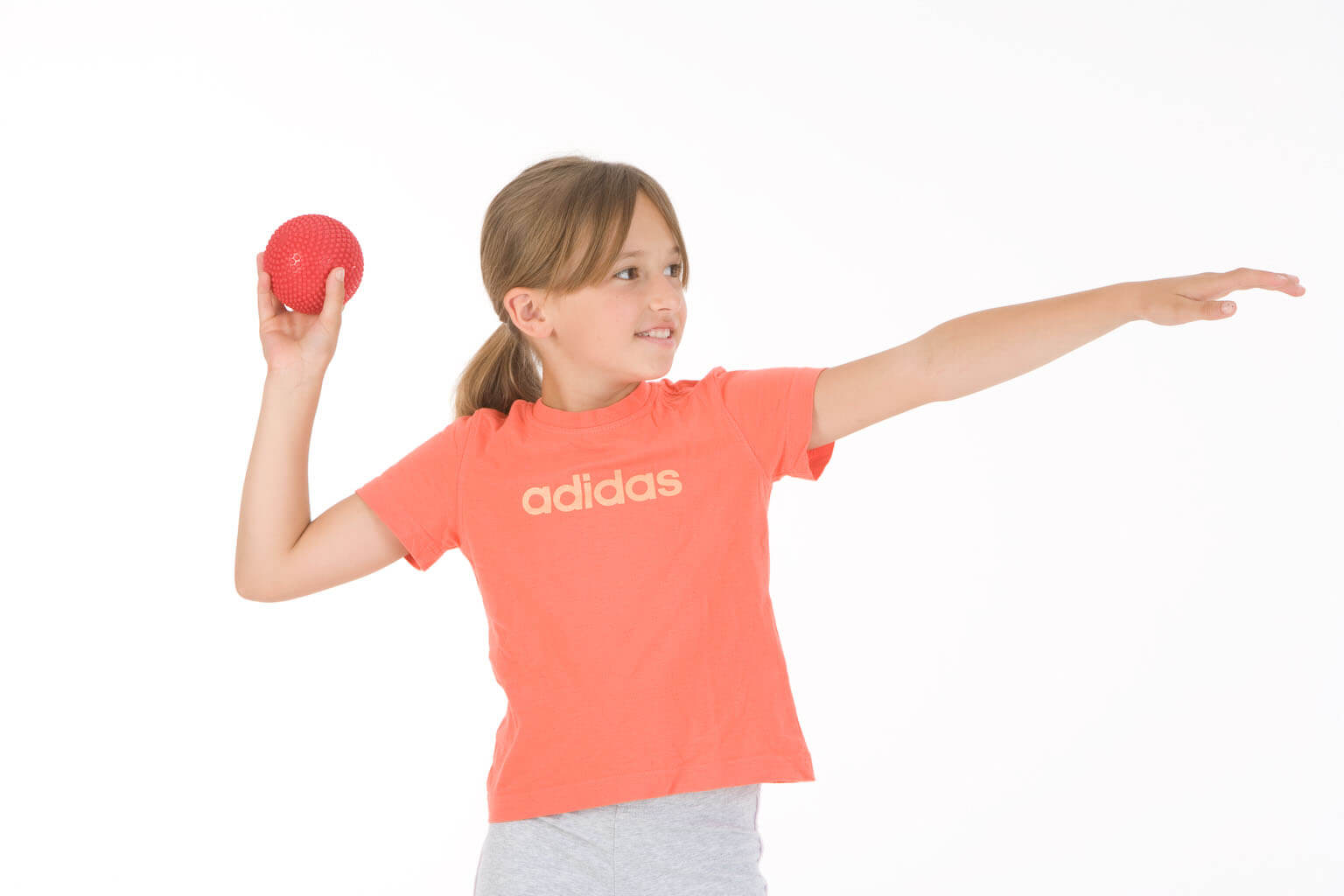 touch-ball_maedchen_wurf_tiny_web