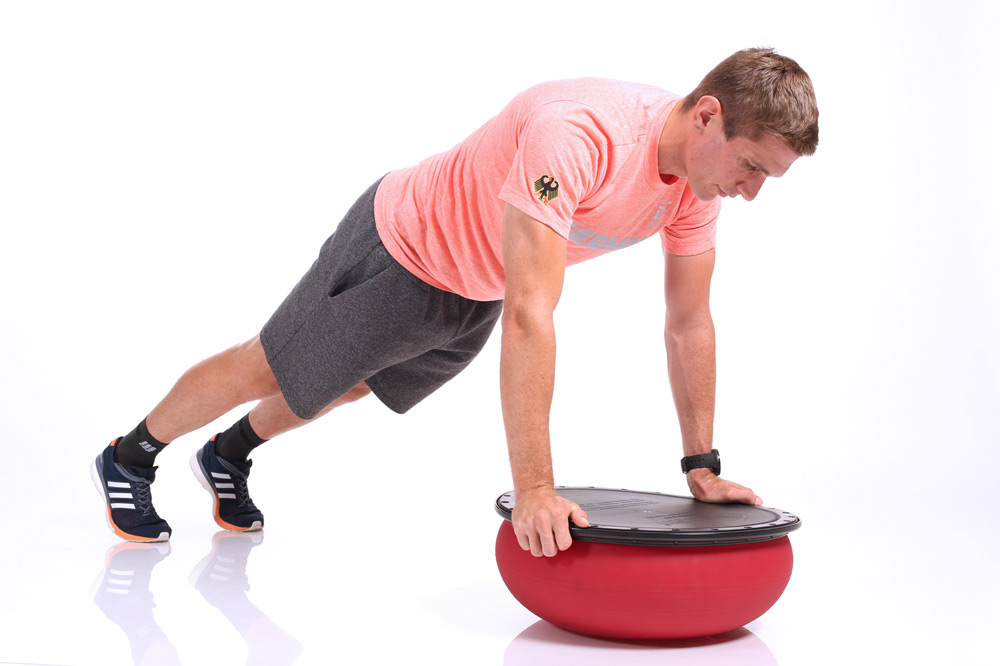 Sensomotoric outdoor workout &#8211; outdoor circuit training with the TOGU products