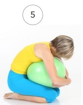Dehnübung mit dem Redondo Ball Plus